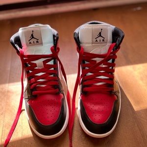 Wmns Air Jordan 1 Mid 'Alternate Bred Toe